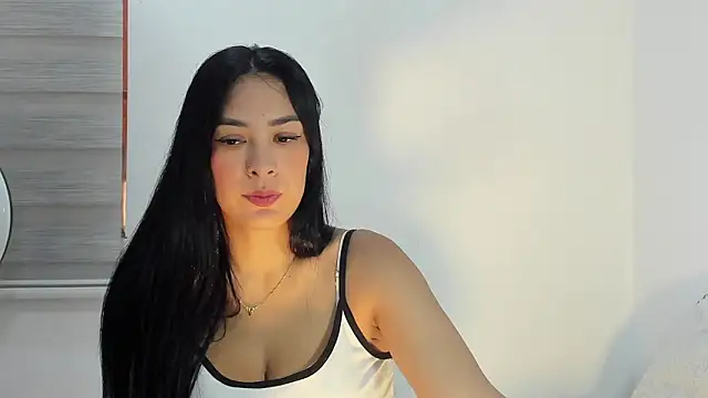 Snapshot of bella_hadid1_ chatting on March 1, 7:49 pm bella hadid1 online show from March 1, 7:49 pm