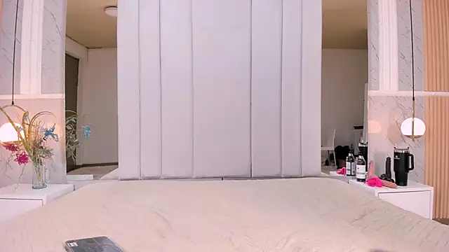 LiaObrien online show from January 23, 8:35 pm