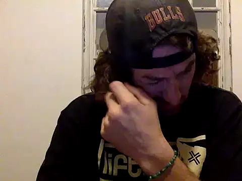 Snapshot of sirchubster chatting on December 15, 6:39 am sirchubster online show from December 15, 6:39 am