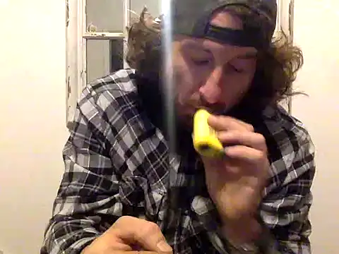 Snapshot of sirchubster chatting on February 9, 3:32 am sirchubster online show from February 9, 3:32 am