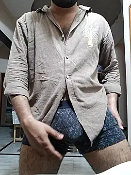 Vickyy 001 online show from April 3, 5:00 pm