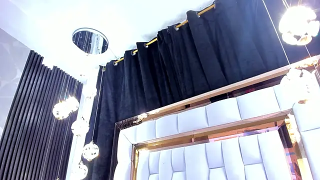 SarayRoyse online show from September 27, 7:30 pm