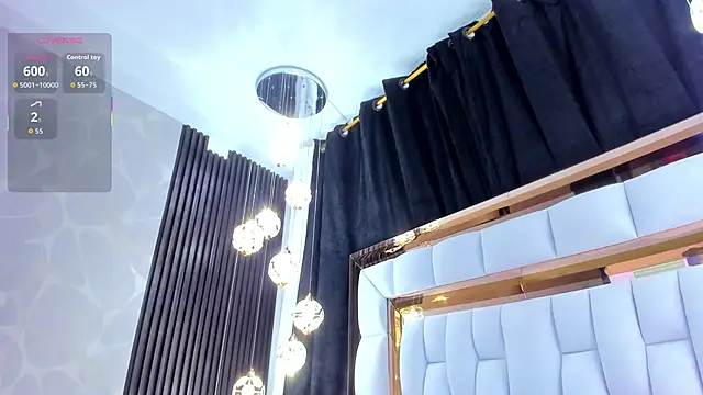 SarayRoyse online show from November 22, 7:35 pm