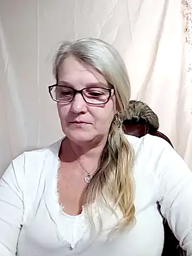 irinamaux online show from January 27, 4:43 pm