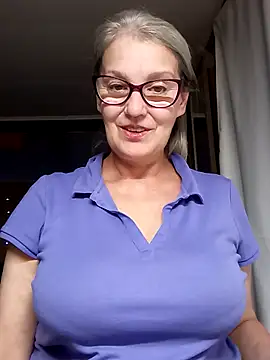 Snapshot of irinamaux chatting on October 4, 8:07 pm irinamaux online show from October 4, 8:07 pm