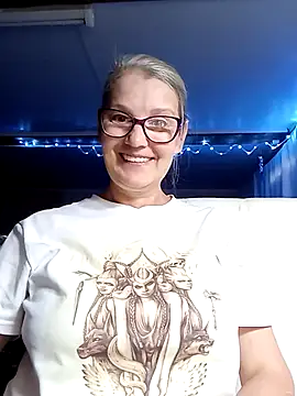 Snapshot of irinamaux chatting on October 7, 7:38 am irinamaux online show from October 7, 7:38 am