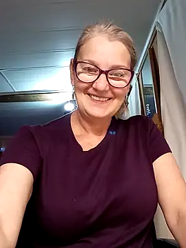 Snapshot of irinamaux chatting on October 11, 5:17 am irinamaux online show from October 11, 5:17 am