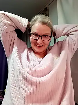 irinamaux online show from February 6, 3:59 pm