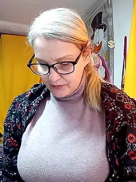 irinamaux online show from March 18, 6:49 am