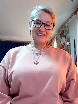 irinamaux online show from April 24, 7:00 am