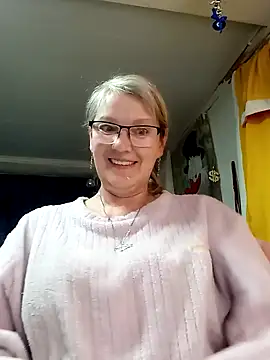 irinamaux online show from April 30, 1:01 am