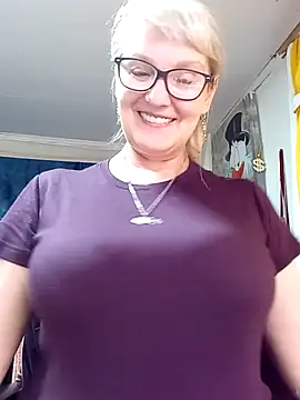 irinamaux online show from May 4, 5:20 pm