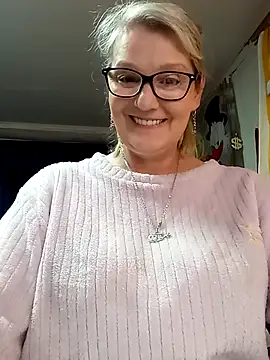 irinamaux online show from May 11, 2:01 pm