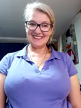 irinamaux online show from May 13, 4:32 am