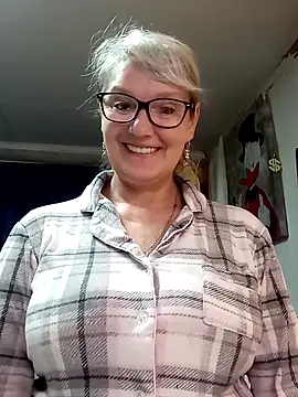 irinamaux online show from May 15, 7:59 am