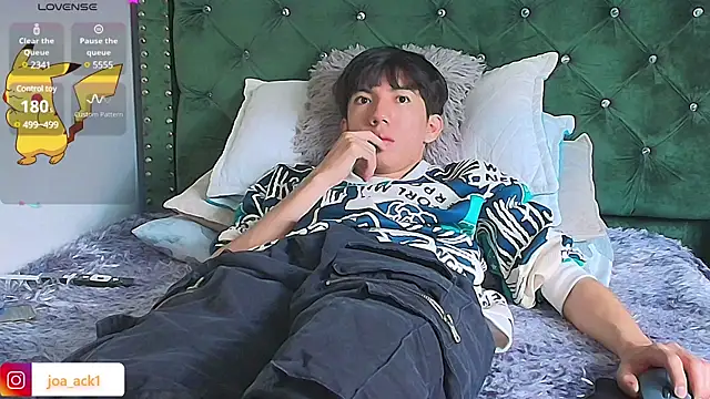 Levii Ackermann online show from January 31, 2:49 pm