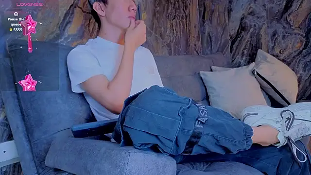 Levii Ackermann online show from October 1, 3:29 pm