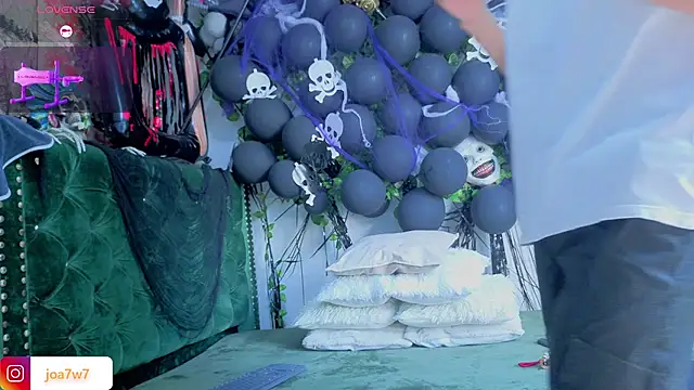 Levii Ackermann online show from October 31, 1:45 pm