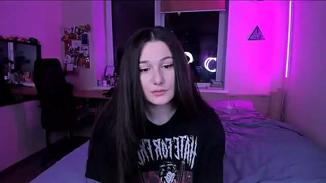 nostripchat online show from November 18, 4:00 pm