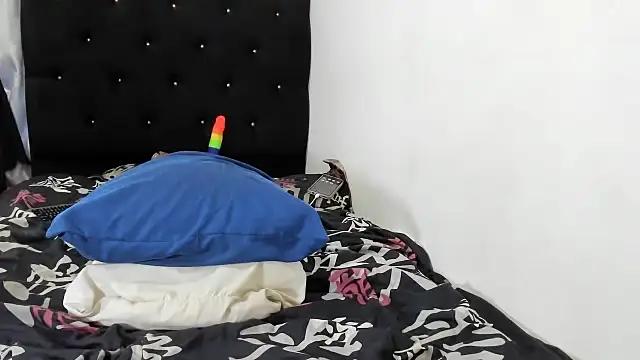 esmeraldastrong online show from October 9, 10:52 pm