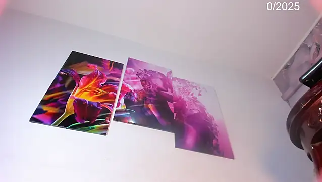 Snapshot of VALERIAQUEENTS chatting on October 17, 1:25 pm VALERIAQUEENTS online show from October 17, 1:25 pm