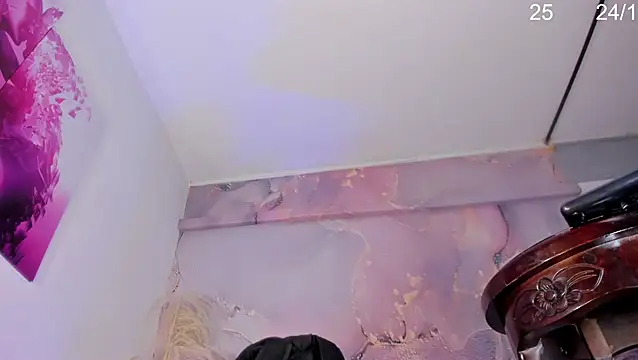 Snapshot of VALERIAQUEENTS chatting on October 24, 12:56 pm VALERIAQUEENTS online show from October 24, 12:56 pm