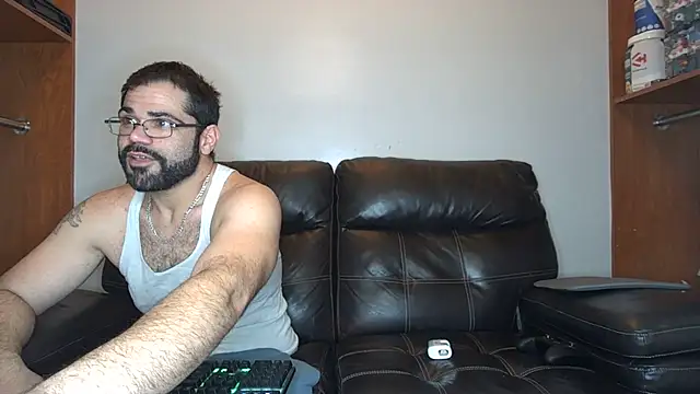 Zander823 online show from March 18, 7:06 pm