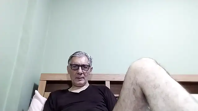 BIGUNCUTHARDCOCK online show from October 2, 5:03 am