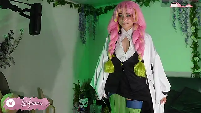 loIijanne online show from November 18, 12:49 am