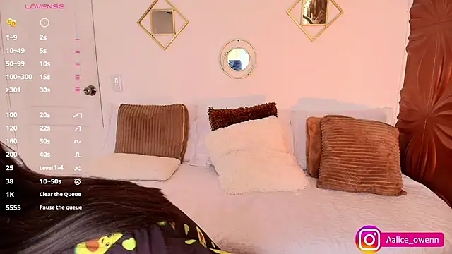 Aliceowenn online show from March 12, 9:03 pm