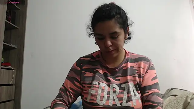 Snapshot of Anne_purple chatting on September 18, 3:25 pm Anne purple online show from September 18, 3:25 pm