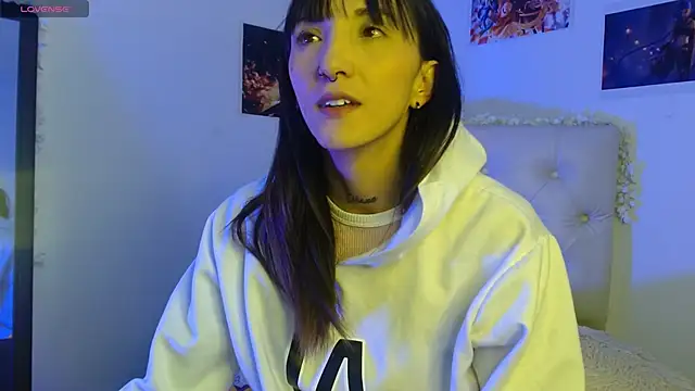 Sakura and yuki online show from January 8, 6:20 pm
