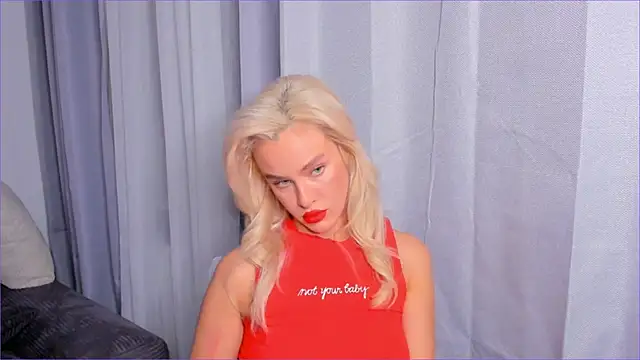 Snapshot of HoneyBunnyPot chatting on February 7, 5:51 pm HoneyBunnyPot online show from February 7, 5:51 pm