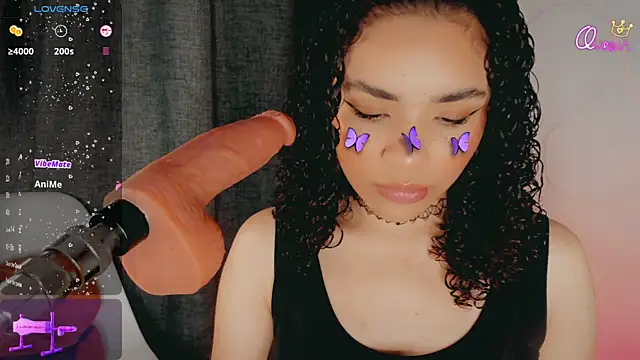 Snapshot of Queen_Deepthroat chatting on April 9, 12:32 am Queen Deepthroat online show from April 9, 12:32 am