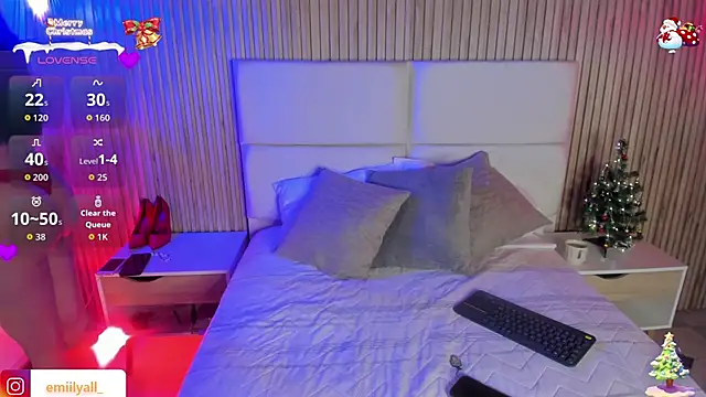 EmilyAllen  online show from December 19, 4:19 am