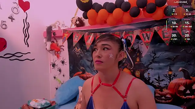 charlotte-11 online show from October 29, 2:30 pm