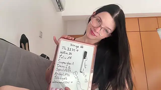 RoxiBlack online show from November 29, 7:22 am