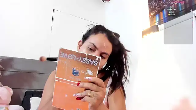 Snapshot of Julieta_Coopeer_ chatting on March 31, 10:37 am Julieta Coopeer online show from March 31, 10:37 am