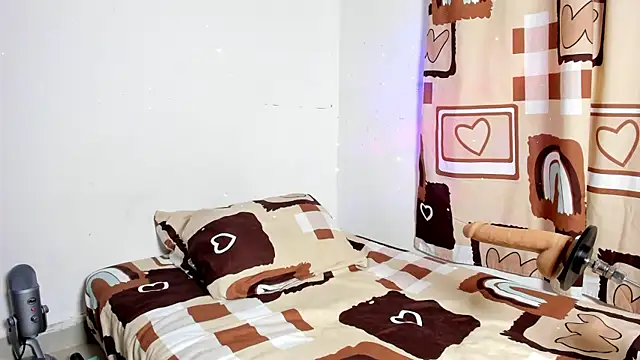 Snapshot of daarklover chatting on April 5, 2:53 am daarklover online show from April 5, 2:53 am