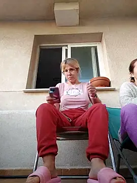 Snapshot of blondyruby chatting on February 17, 5:41 pm blondyruby online show from February 17, 5:41 pm