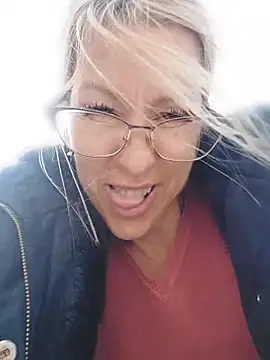 Snapshot of blondyruby chatting on March 1, 11:45 am blondyruby online show from March 1, 11:45 am