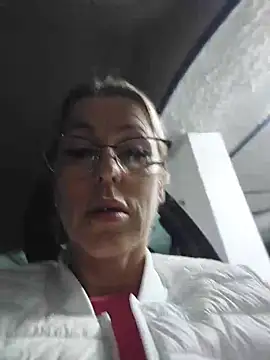 Snapshot of blondyruby chatting on March 5, 9:16 am blondyruby online show from March 5, 9:16 am