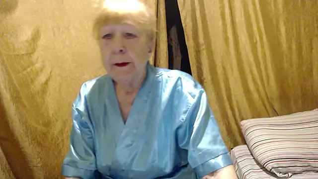  Estelitta 5 online show from October 11, 7:45 pm