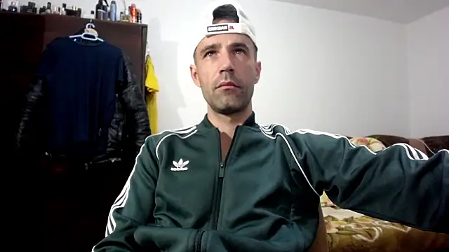 Snapshot of I_like_older_menn chatting on March 11, 6:08 am I like older menn online show from March 11, 6:08 am