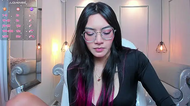 AzuraKindong online show from October 14, 7:14 pm