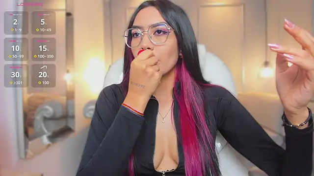 AzuraKindong online show from February 6, 7:17 pm