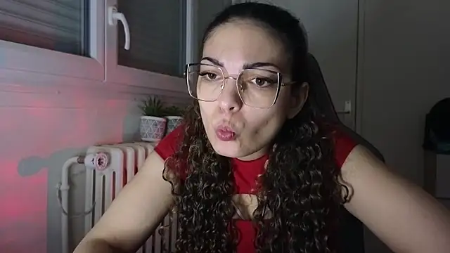 Snapshot of La_Nebulleuse-Nebulla chatting on December 23, 1:29 am La Nebulleuse-Nebulla online show from December 23, 1:29 am