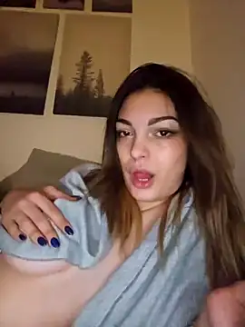 Snapshot of La_Nebulleuse-Nebulla chatting on January 6, 2:58 am La Nebulleuse-Nebulla online show from January 6, 2:58 am