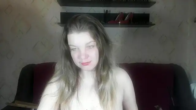 Snapshot of DarkIlona chatting on November 17, 6:08 am DarkIlona online show from November 17, 6:08 am