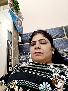 Snapshot of Husnpari20 chatting on April 1, 5:19 am Husnpari20 online show from April 1, 5:19 am